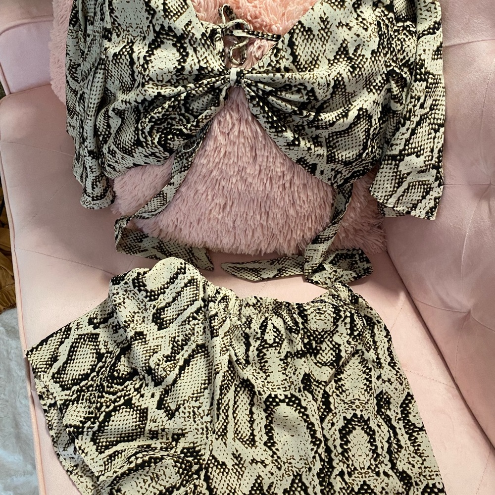 Two piece short set